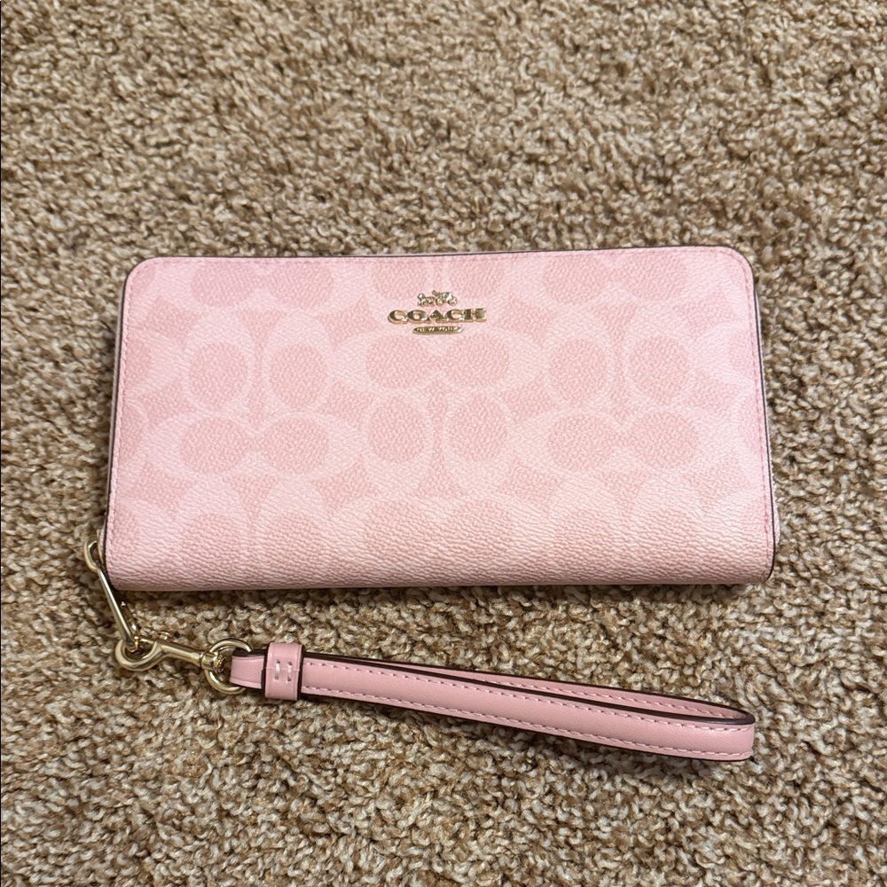 Coach wallet powder pink
